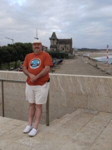 Apulia – Chris with Casa do Conego in background